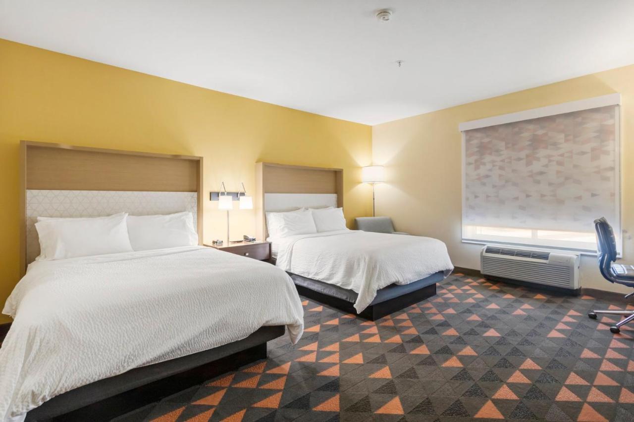 Holiday Inn Hotel & Suites Waco Northwest By Ihg Bellmead Bagian luar foto