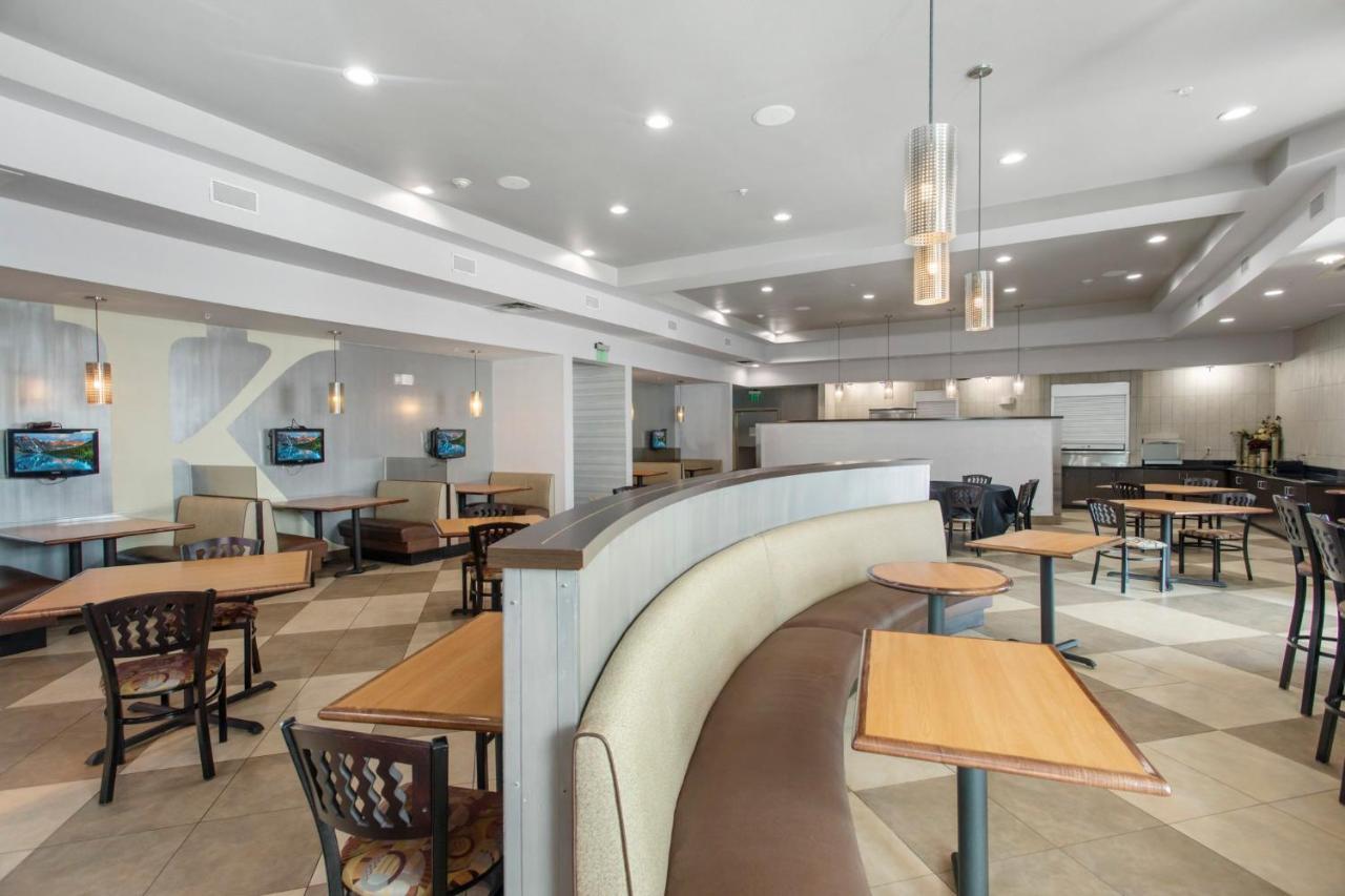 Holiday Inn Hotel & Suites Waco Northwest By Ihg Bellmead Bagian luar foto