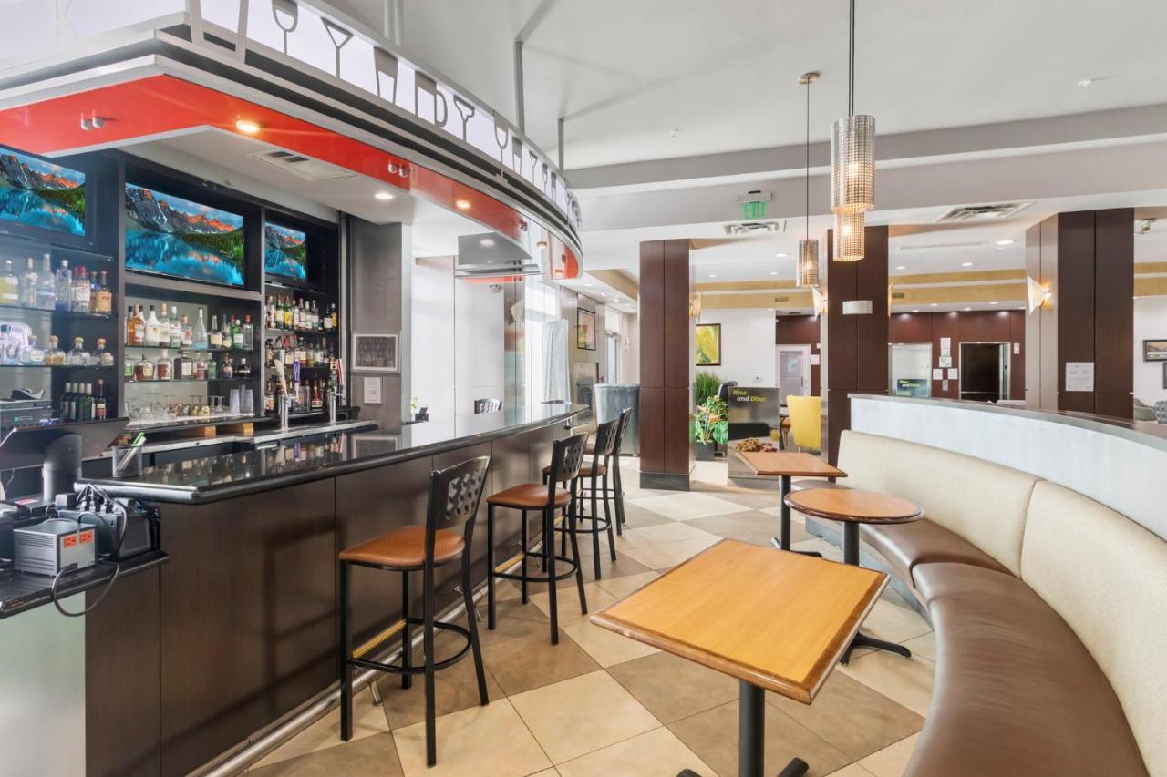 Holiday Inn Hotel & Suites Waco Northwest By Ihg Bellmead Bagian luar foto