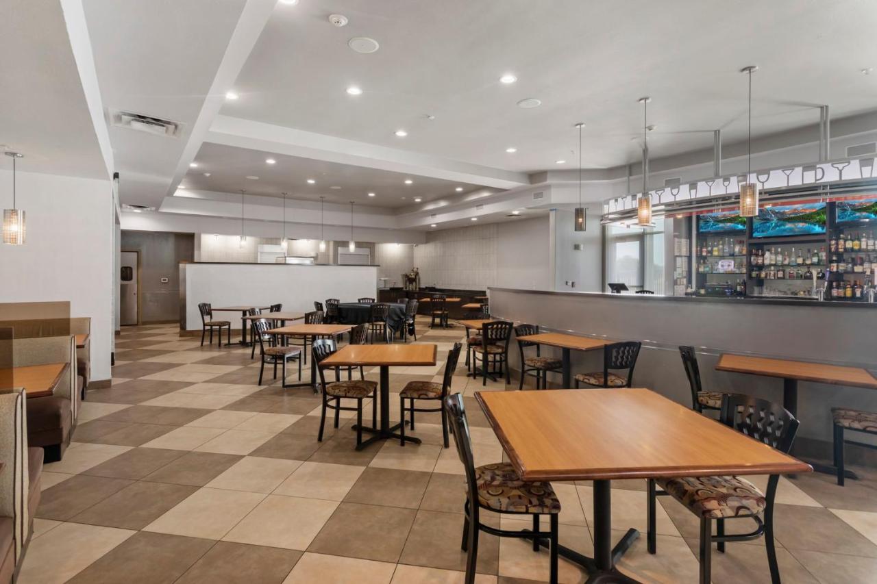 Holiday Inn Hotel & Suites Waco Northwest By Ihg Bellmead Bagian luar foto