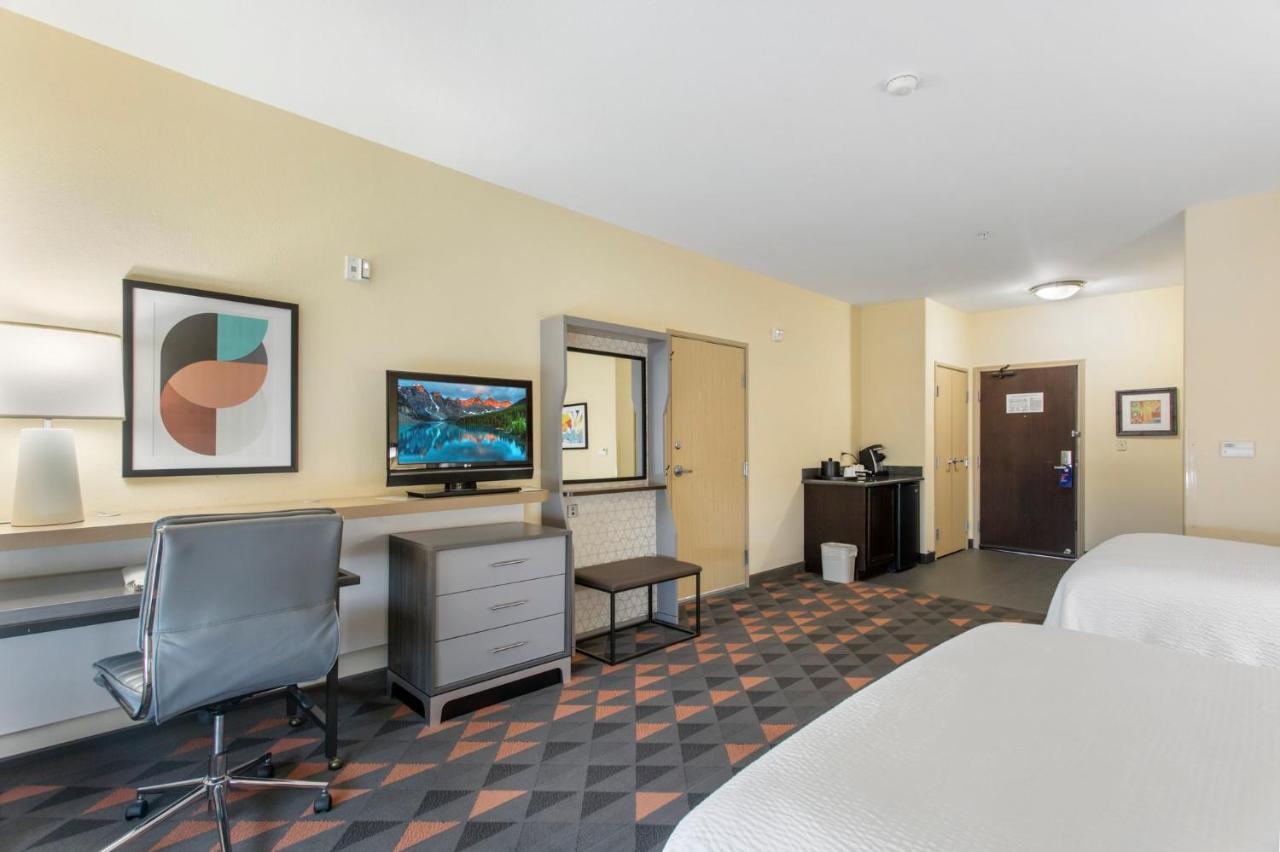 Holiday Inn Hotel & Suites Waco Northwest By Ihg Bellmead Bagian luar foto