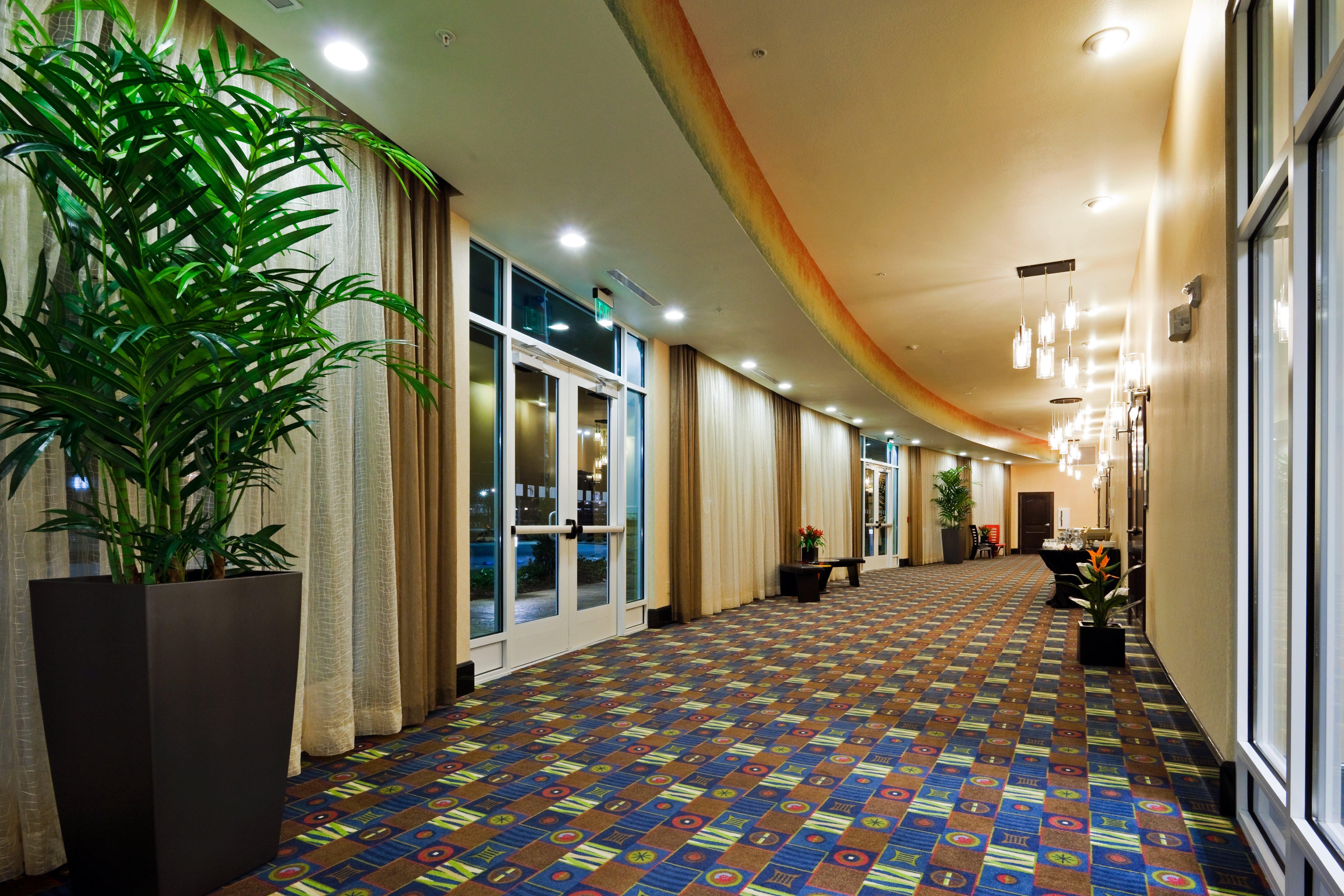 Holiday Inn Hotel & Suites Waco Northwest By Ihg Bellmead Bagian luar foto