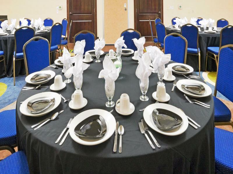 Holiday Inn Hotel & Suites Waco Northwest By Ihg Bellmead Bagian luar foto